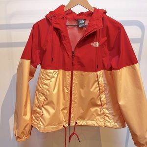 A new without tags The North Face colorblock rain jacket antora waterproof